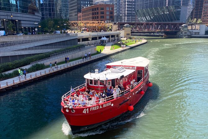 Historical and Architectural Chicago Fireboat River & Lake Cruise - A fireboat cruise that actually explains what you’re seeing