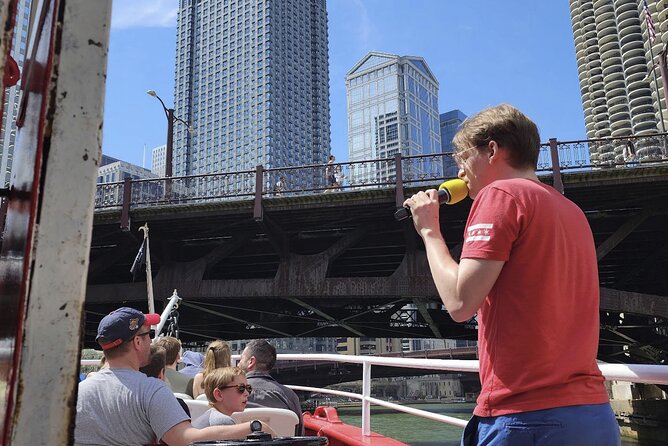 Historical and Architectural Chicago Fireboat River & Lake Cruise - Lake Michigan scenery: open-bow air vs. a warmer enclosed area