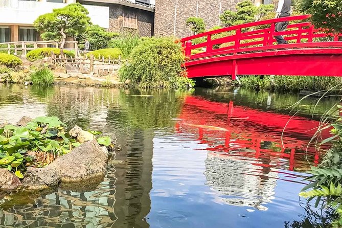 Japanese Garden & Western Architecture: Akasaka exploration tour - Getting the most from your guide: calm, flexible, and good at English