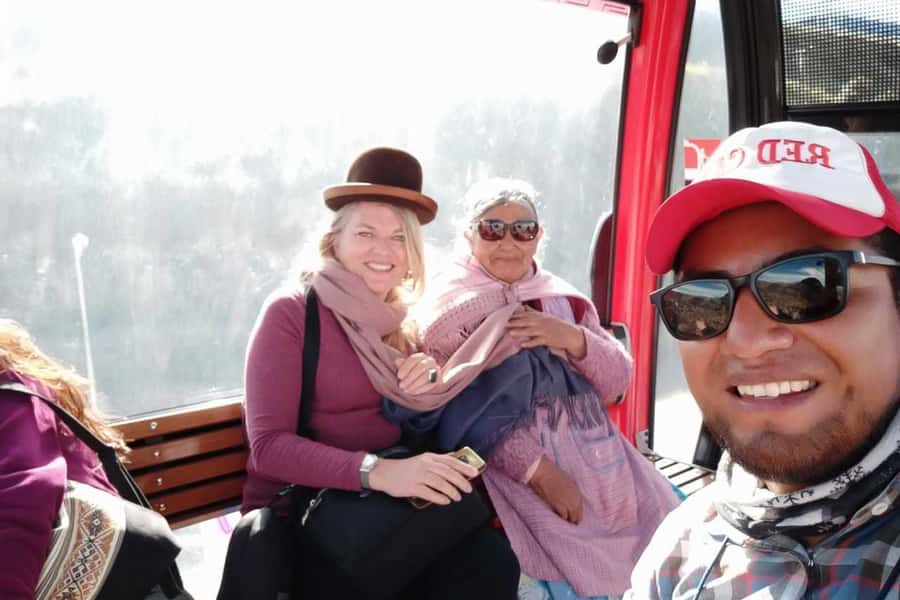 La Paz: Andean Architecture Tour in El Alto - Culture, class, and party life: the cholet meaning behind the color
