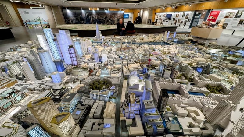 London: Modern Architecture & Building Guided Walking Tour - Views, timing, and photo strategy for a 2-hour walk