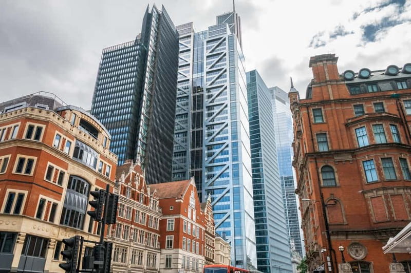 London: Modern Architecture & Building Guided Walking Tour - Sam the guide: construction stories, not just building names
