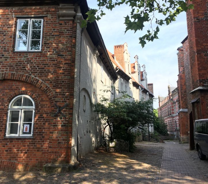 Lübeck: Architecture and Local Craft Private Guided Tour - Meeting at Holstentor: the best place to start the Lübeck story