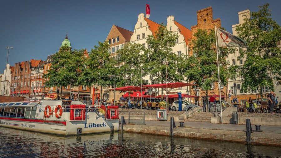 Lübeck: Private Historical and Architectural Walking Tour - The UNESCO cobbled-street walk and the “City of Seven Spires”