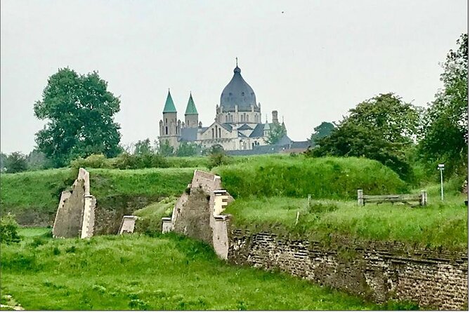 Maastricht Highlights, Architecture & Heritage Tour - Markt Again in Your Mind: The City Square Connection