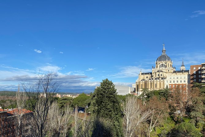 Madrid Historic with an architect : Arabs, Austrias and Bourbons - The Arab Wall remains: the 9th century in front of you