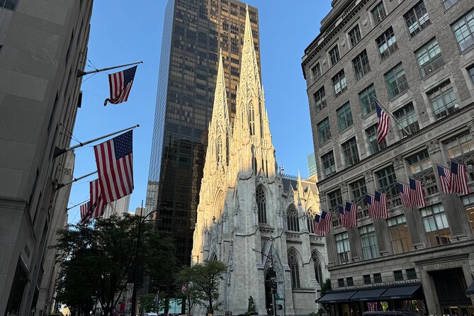 Midtown North NYC Architecture Walking Tour - Seagram Building: A Classic Lesson in Modern Office Presence