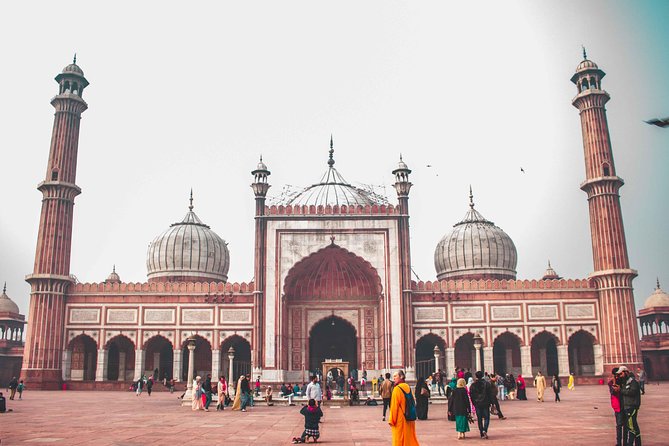 New Delhi: Mughal's architecture tour with transfers - Red Fort next door: where Mughal power feels physical