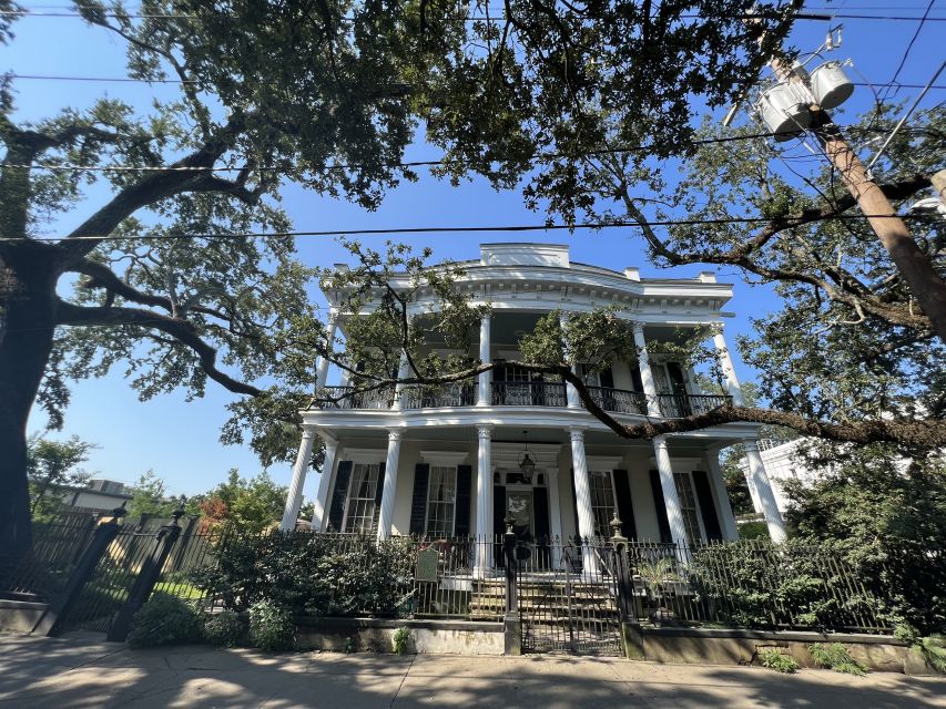 New Orleans : Garden District Architecture Walking tour - Planter-Family Stories You’ll Remember: From Scarlett O’Hara to Anne Rice