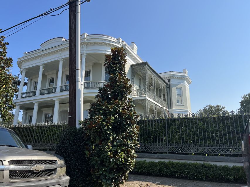 New Orleans : Garden District Architecture Walking tour - Guided Storytelling That Works for Adults and Teens