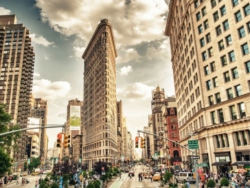 New York City: Flatiron Food, History, and Architecture Tour - Madison Square Park And The Flatiron Building Photo Moment
