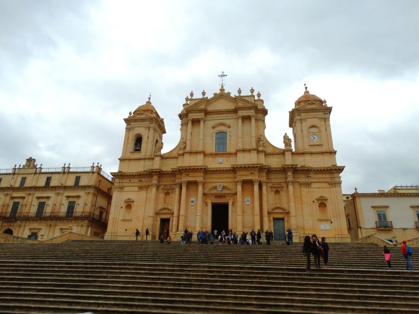 Noto: Sicilian Baroque Architecture Guided Walking Tour - The early “stairs + frescoes” stop: Noto’s interior drama hits fast
