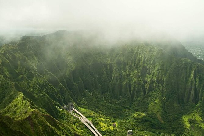O‘ahu Highlights Private Guided Tour: Landmarks & Architecture - H-3 and the Tetsuo Harano Tunnel: A Modern Drive Through Koʻolau