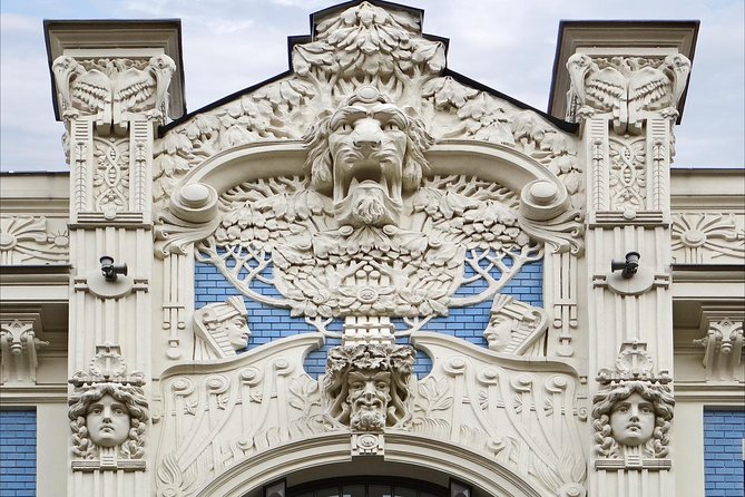 Old Town And Art Nouveau Walking Tour Of Riga - Riga’s Old Town meets Art Nouveau: what this 3-hour route really gives you