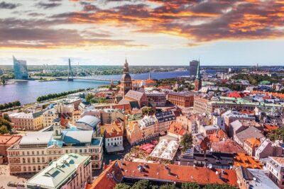 Old Town And Art Nouveau Walking Tour Of Riga - Meeting at 11:00 with hotel pickup: the easy start