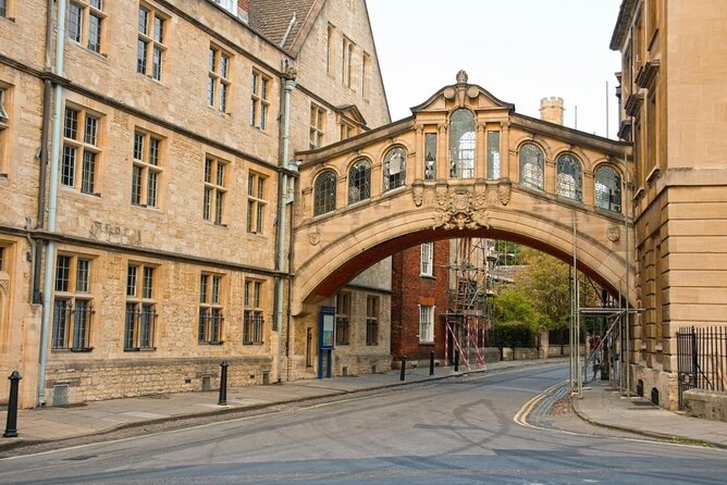Oxford: 90 minute Architectural & Historical Highlights Tour - Key highlights you’ll feel right away