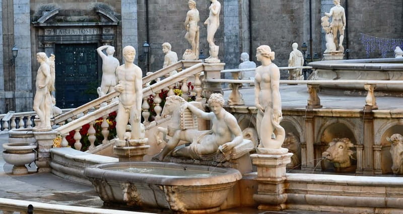 Palermo: Art and Architecture Walking Tour - Getting oriented fast: from Politeama sestiere to the old center