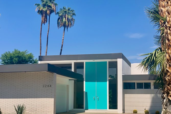 Palm Springs Modernism Architecture & History Bike Tour - Stop 2: Twin Palms Estates on East Twin Palms Drive