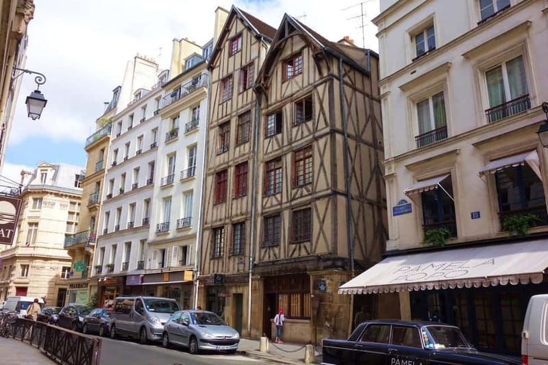 Paris: Discover the hidden architecture gems of Le Marais - Meeting point at Saint-Paul metro: how to avoid the stress