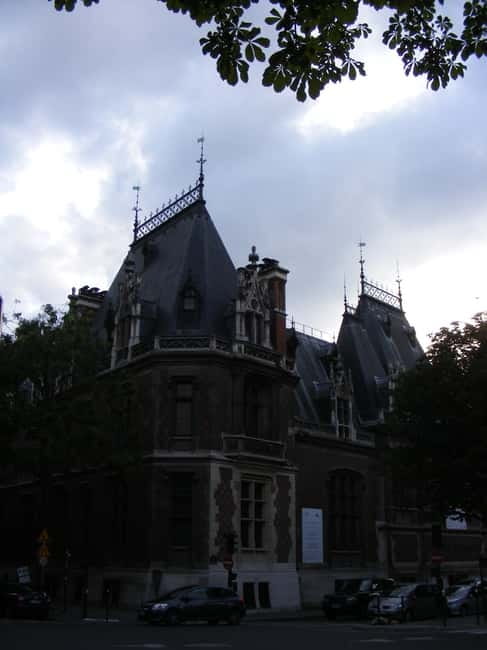 Paris - Private Guided Tour with Art nouveau Theme - Starting at Franprix: quick meeting, clear direction, real focus
