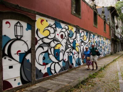 Porto Tour: Street Art & Architecture Experience 3h - The blue-tile center to the Fine Arts Faculty area