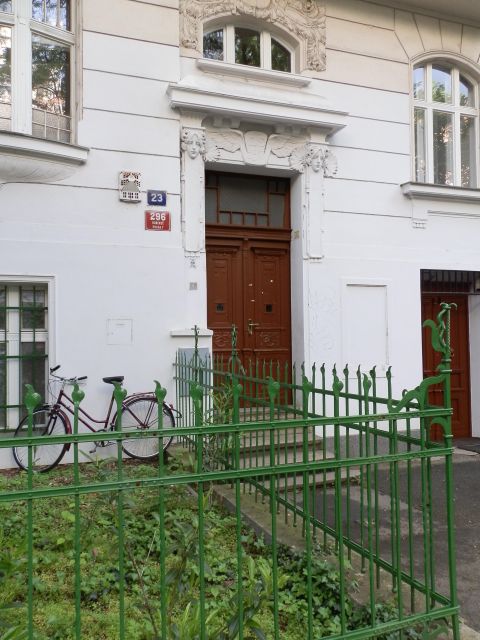 Prague: Private Prague Art Nouveau and Cubism Tour - Off-the-tourist-cycle architecture: when the guide changes what you notice