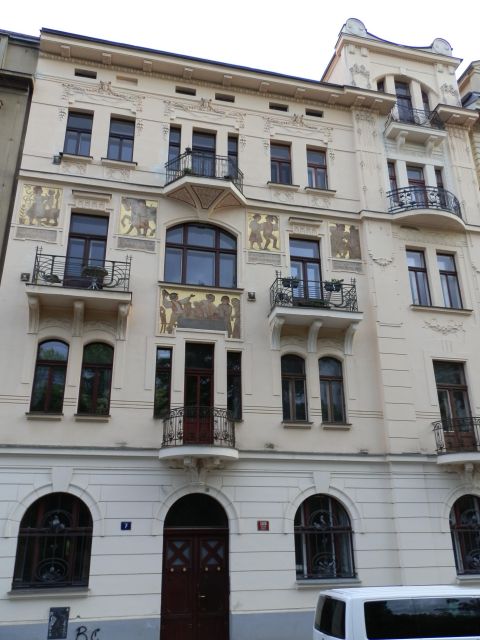 Prague: Private Prague Art Nouveau and Cubism Tour - Time on your feet: what the pacing feels like