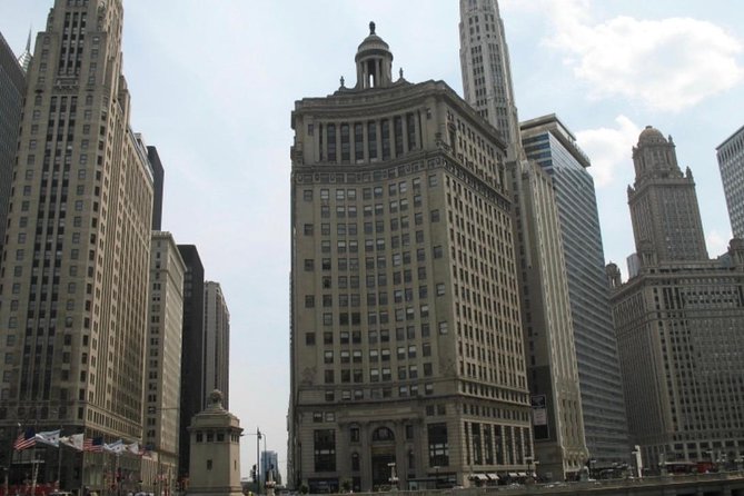 Private Chicago Architecture Tour - Stop 3: Chicago Riverwalk walks and interior access on your terms