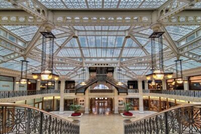 Private Chicago Architecture Walking Tour - Entering the Marquette Building: speculative offices and profit dreams