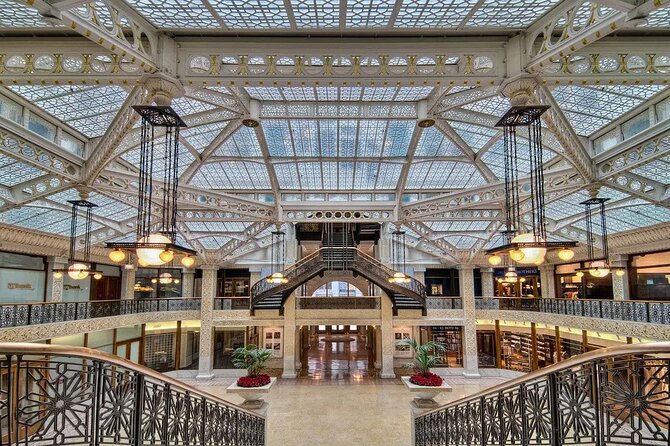 Private Chicago Architecture Walking Tour - Entering the Marquette Building: speculative offices and profit dreams