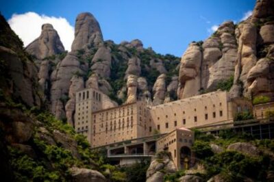 Private Montserrat, Gaudi and Modernism Day Trip from Barcelona - A smart mix: Montserrat’s faith + Gaudí’s imagination