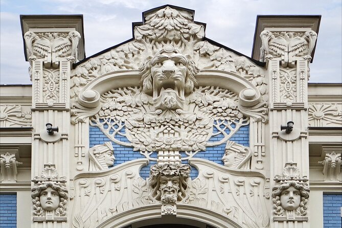 Private Riga Art Nouveau Tour - Stop 3: Riga Secondary School No. 40 and National Romanticism