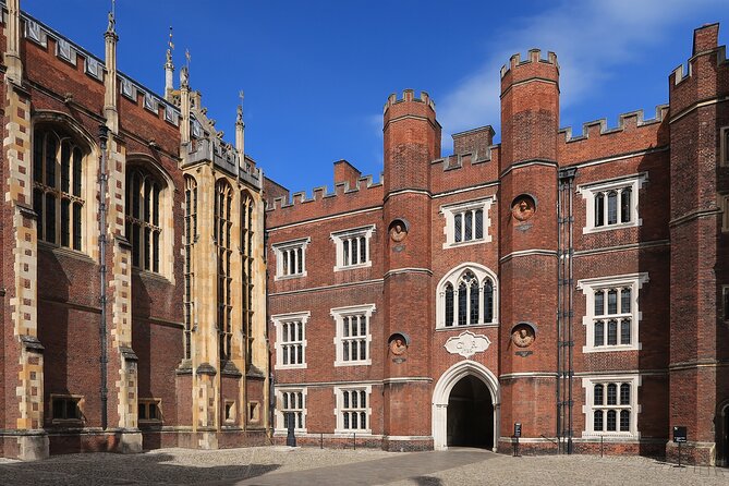 Private Tour of Hampton Court Palace with Award-Winning Architectural Historian - Meet James: the architectural historian behind the tour