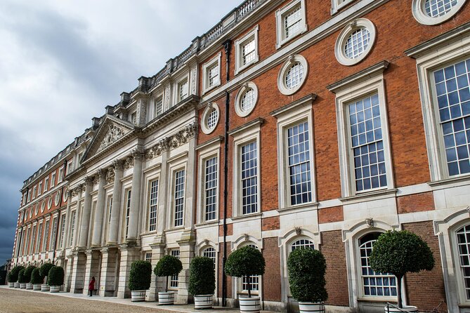 Private Tour of Hampton Court Palace with Award-Winning Architectural Historian - Tudor and Baroque details you’ll actually notice