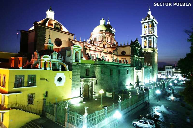 Puebla Architecture Walking Tour - Parian handcraft market: a smart souvenir stop on the route