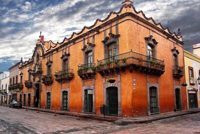 Queretaro: colonial architecture and history - El Acueducto de Queretaro: The Aqueduct That Started the City’s Myth