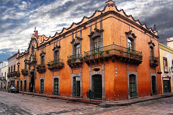 Queretaro: colonial architecture and history - Panteón de los Queretanos Ilustres: History Buried in Plain Sight