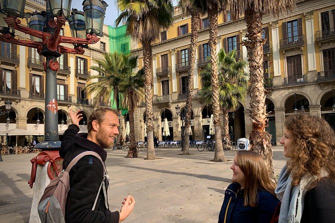 Ramblas, Old Town, Gothic and Gaudi Architecture Walking Tour - Las Ramblas and the Cathedral streets: a quick taste, not a full day