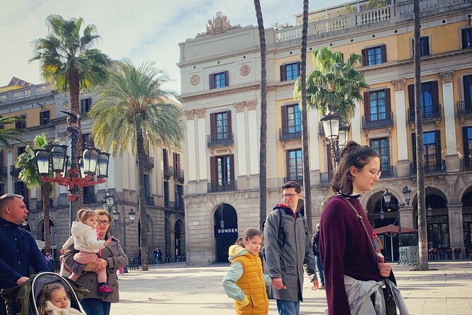 Ramblas, Old Town, Gothic and Gaudi Architecture Walking Tour - Plaça Reial: arcade energy, palms, and a lively night vibe