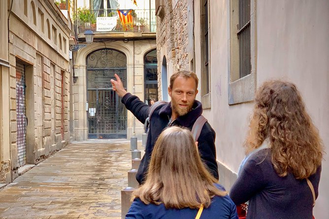 Ramblas, Old Town, Gothic and Gaudi Architecture Walking Tour - Passeig de Gràcia: the 45-minute Modernisme runway