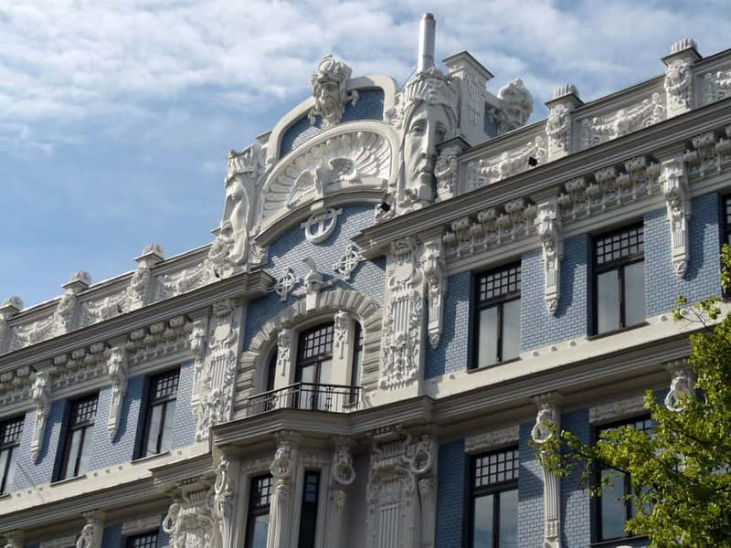 Riga: 2-Hour History of Art Nouveau Walking Tour - Guides, pace, and group size: why the human part matters