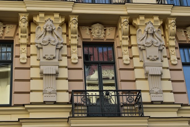 Riga Art Nouveau walking tour - Time management: making 1h45 feel like more