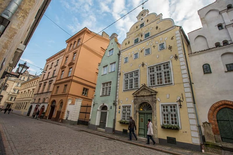 Riga's Old Center and Art Nouveau Tour - Medieval Streets, Dome Cathedral, and Riga Castle