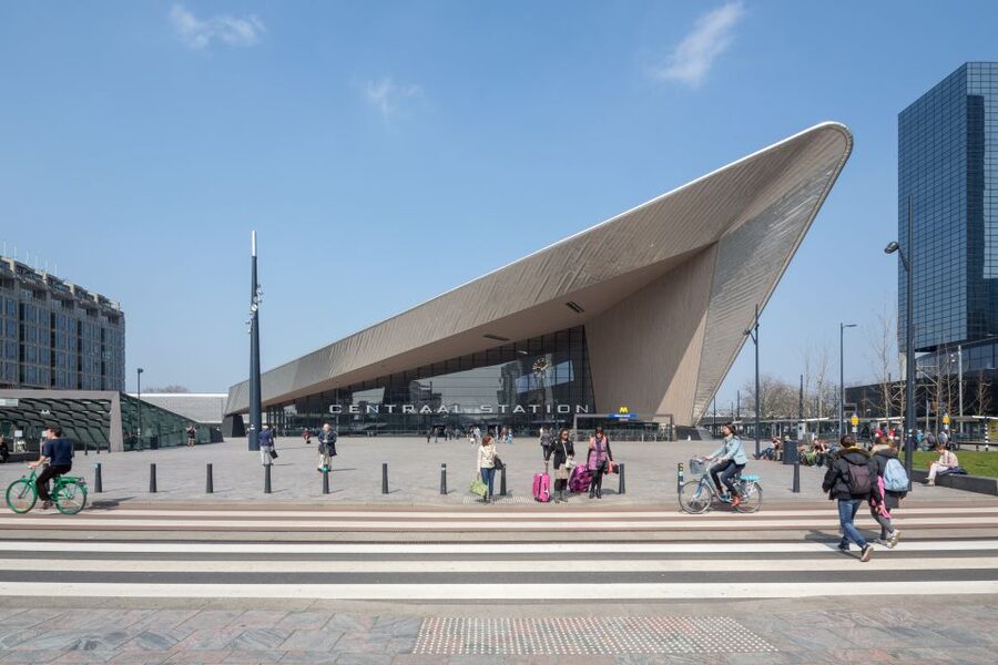 Rotterdam: Architectural Highlights Guided Walking Tour - Sint Laurents Church: a different kind of Rotterdam contrast