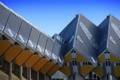 Rotterdam Architecture and Highlights Walking Tour (TOP RATED) - City Hall and older remnants in a modern city