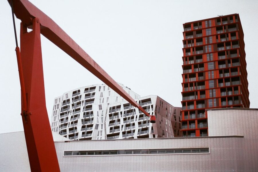 Rotterdam Architecture: Centre and South Bank with watertaxi - The South Bank’s former harbor area: new life for old space