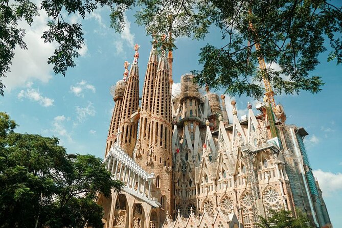 Sagrada Familia & Gaudi Tour Private or Small Group with Tickets - What Makes This Gaudí + Sagrada Tour a Smart Barcelona First Move