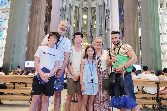 Sagrada Familia: Small Group Tour, hotel pick-up with Fast-Track - Best Times to Go: Morning vs Afternoon