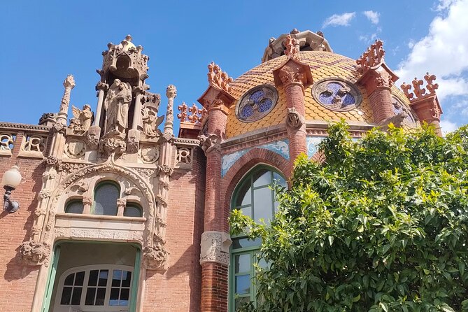 Sant Pau Art Nouveau Site Skip The Line | Sant Pau Hospital - Entering the grounds: where your best photos and first impressions happen