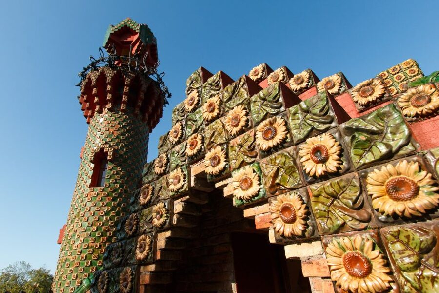 Santander: Comillas, Modernismo y Capricho de Gaudi - Small group comfort and the guide experience you’ll want